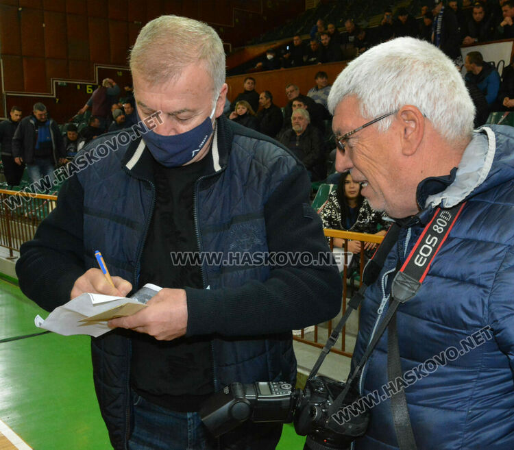 Ръководството на ПФК „Левски“ обсъди бъдещето на клуба с фенове в Хасково