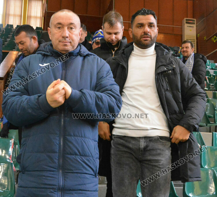 Ръководството на ПФК „Левски“ обсъди бъдещето на клуба с фенове в Хасково