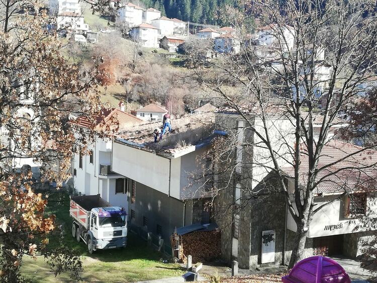 В Момчиловци ремонтират покрива на музея, парите са осигурени от партньорите на селото от Китай