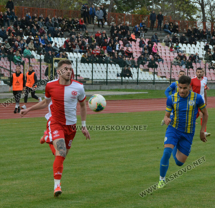 &ldquo;Саяна&rdquo; изпусна &ldquo;Левски&rdquo; (Крумовград) във футболното дерби в Хасково