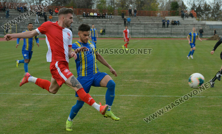 &ldquo;Саяна&rdquo; изпусна &ldquo;Левски&rdquo; (Крумовград) във футболното дерби в Хасково