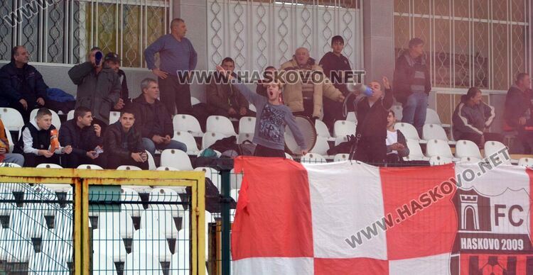 &ldquo;Саяна&rdquo; изпусна &ldquo;Левски&rdquo; (Крумовград) във футболното дерби в Хасково