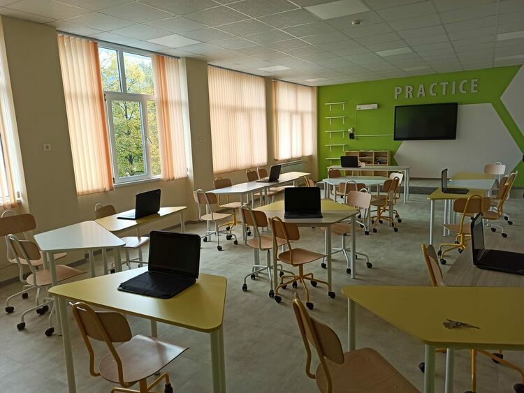 Модерен STEM център изгради средното училище в Девин