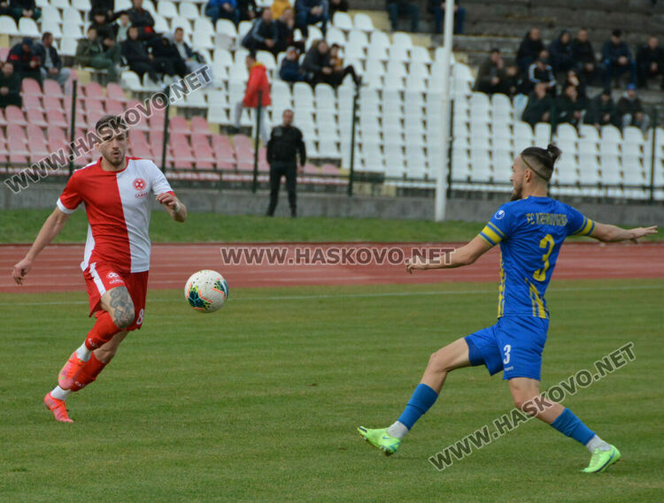 &ldquo;Саяна&rdquo; изпусна &ldquo;Левски&rdquo; (Крумовград) във футболното дерби в Хасково