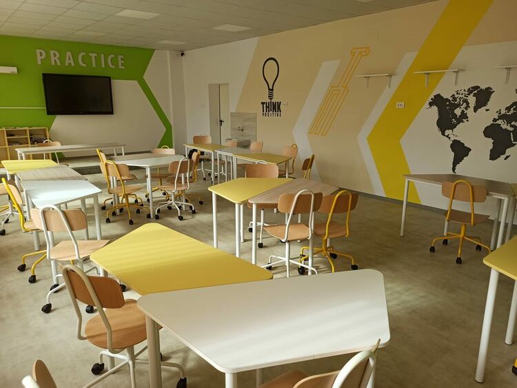 Модерен STEM център изгради средното училище в Девин