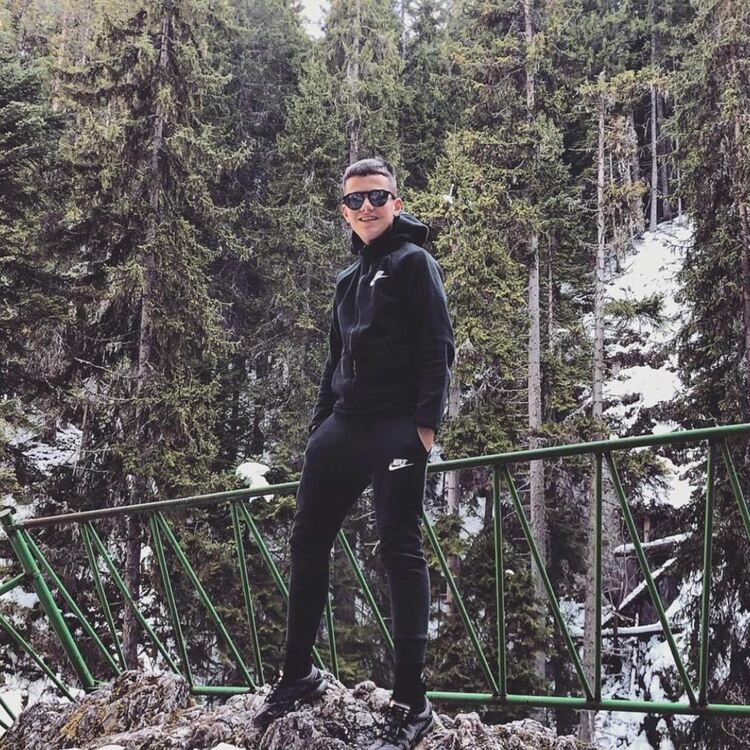 Ученик намери и върна загубени документи