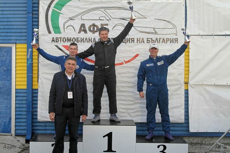 Първо място за Иван Бакърджиев в автомобилизма, Илия Вачев - трети