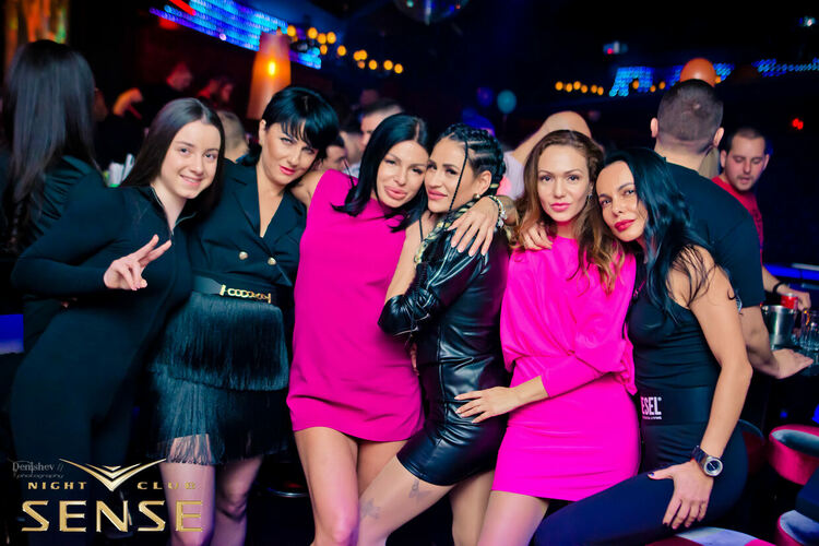 Мани и Кремена от „Игри на волята“ купонясват в хитов нощен клуб в Хасково