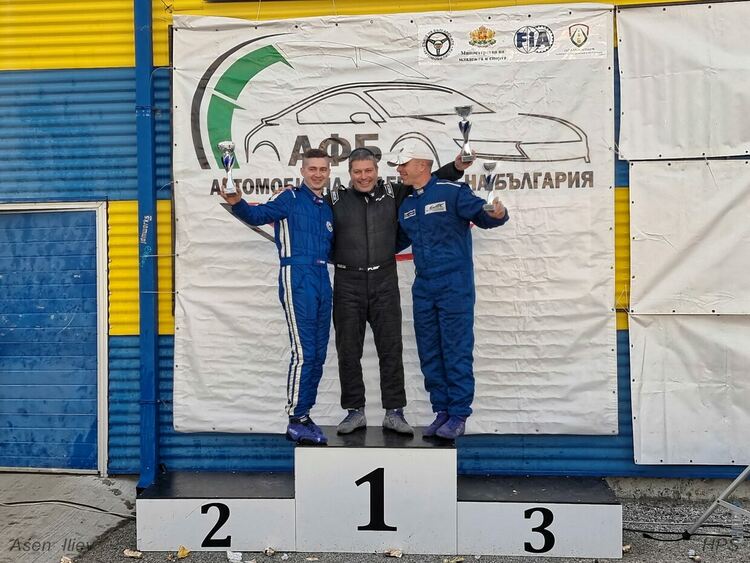 Първо място за Иван Бакърджиев в автомобилизма, Илия Вачев - трети