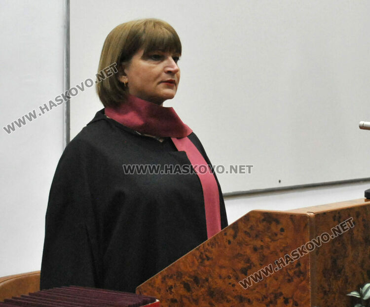 155 абсолвенти от Регионалния център на УНСС в Хасково се дипломираха във випуск 2021