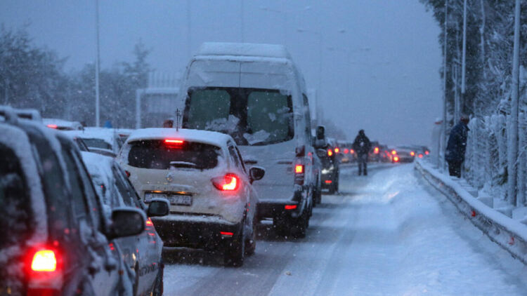 Жълт код за сняг и вятър в 19 области
