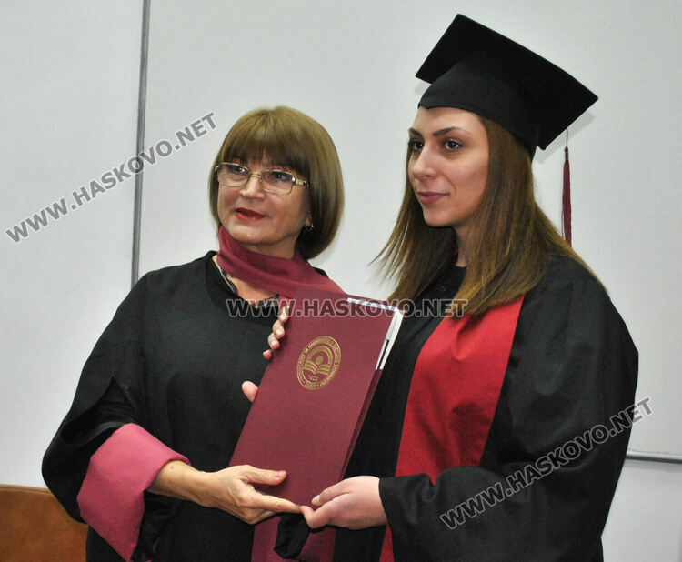 155 абсолвенти от Регионалния център на УНСС в Хасково се дипломираха във випуск 2021