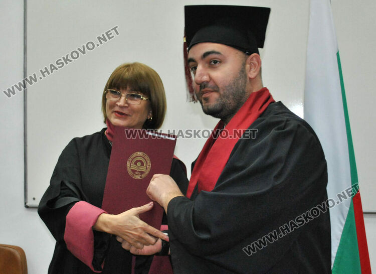 155 абсолвенти от Регионалния център на УНСС в Хасково се дипломираха във випуск 2021