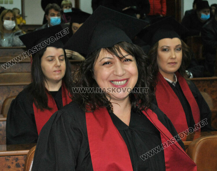 155 абсолвенти от Регионалния център на УНСС в Хасково се дипломираха във випуск 2021