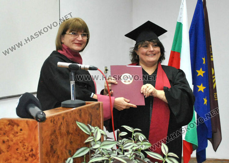 155 абсолвенти от Регионалния център на УНСС в Хасково се дипломираха във випуск 2021