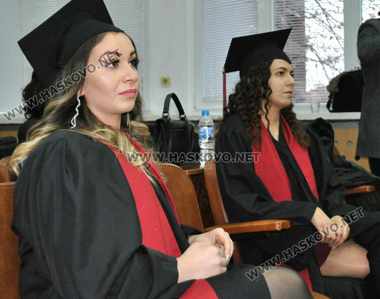 155 абсолвенти от Регионалния център на УНСС в Хасково се дипломираха във випуск 2021