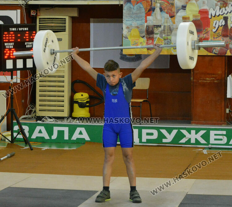 В Хасково започна Държавното лично отборно първенство по вдигане на тежести