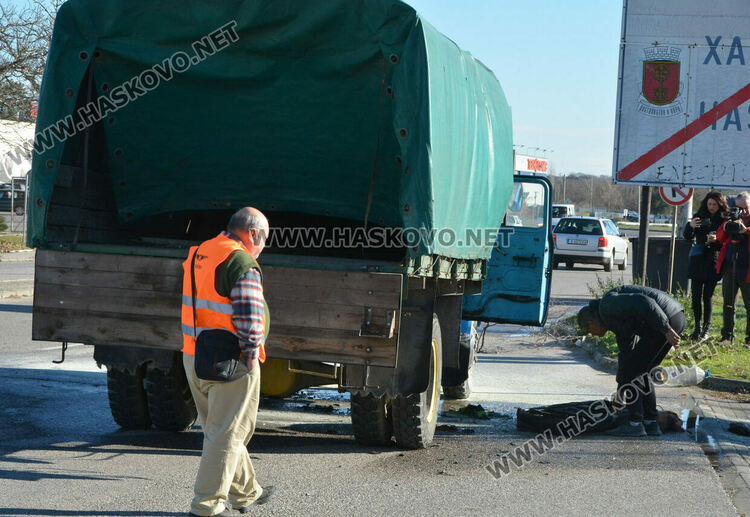 Горя камион ГАЗ в Хасково