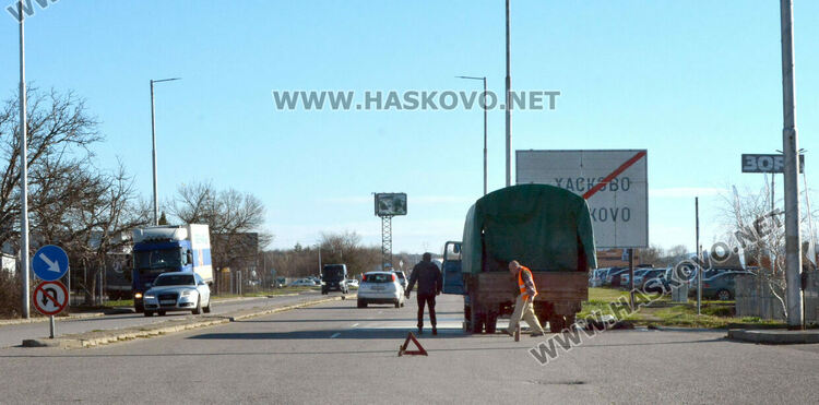 Горя камион ГАЗ в Хасково