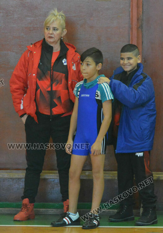 В Хасково започна Държавното лично отборно първенство по вдигане на тежести