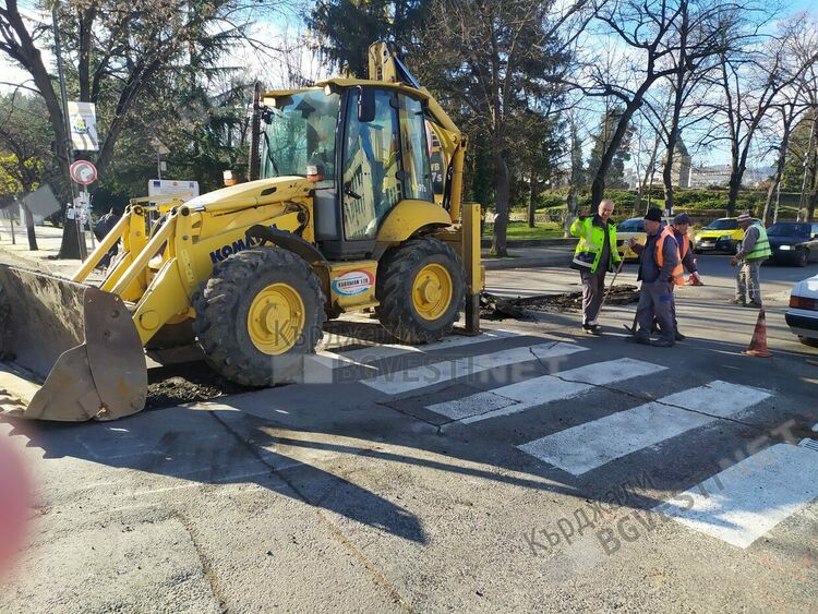 Започна есенното изкърпване на дупките в Кърджали