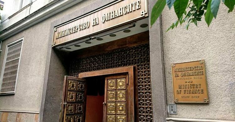 МФ опроверга министъра си - 60 лв. добавка за пенсионерите от януари, а не 120 лв.