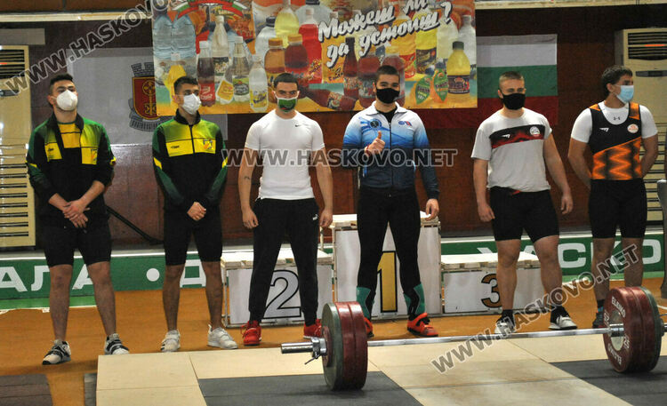 Николета Делчева и Деян Янчев първи в категориите си на Държавното по вдигане на тежести