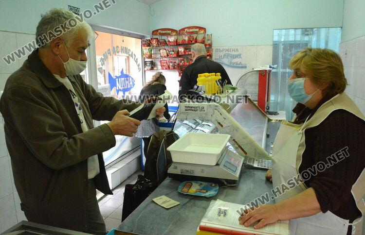 Проверяват магазините за риба и заведенията в Хасковско преди Никулден