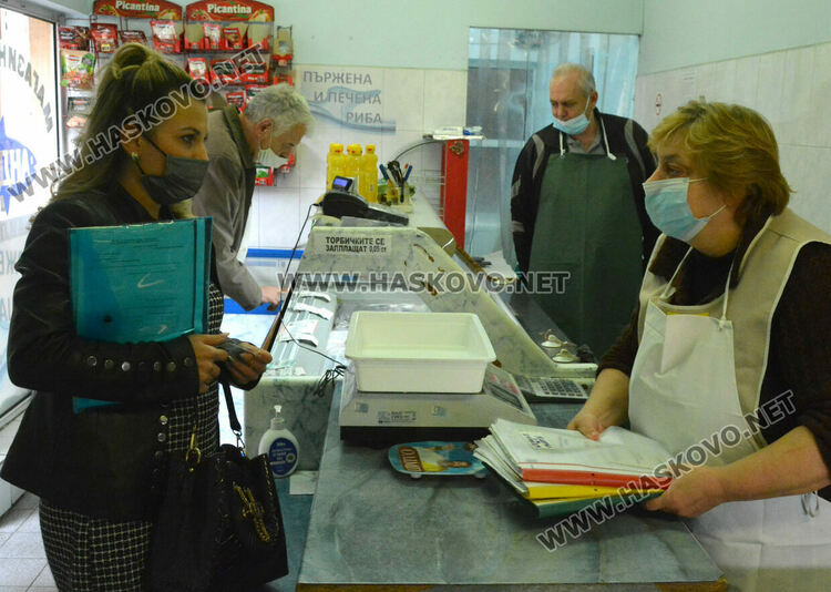 Проверяват магазините за риба и заведенията в Хасковско преди Никулден