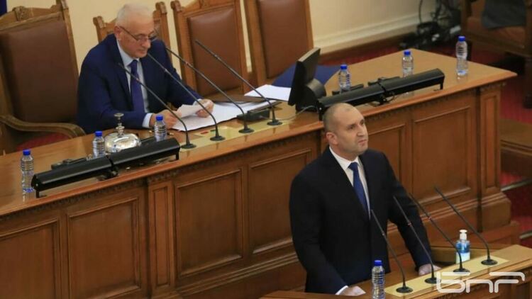 Радев: Обществото каза „не” на превзетата държава