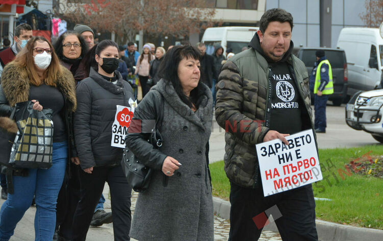 Протест в защита на чистия въздух в Димитровград блокира булеварди