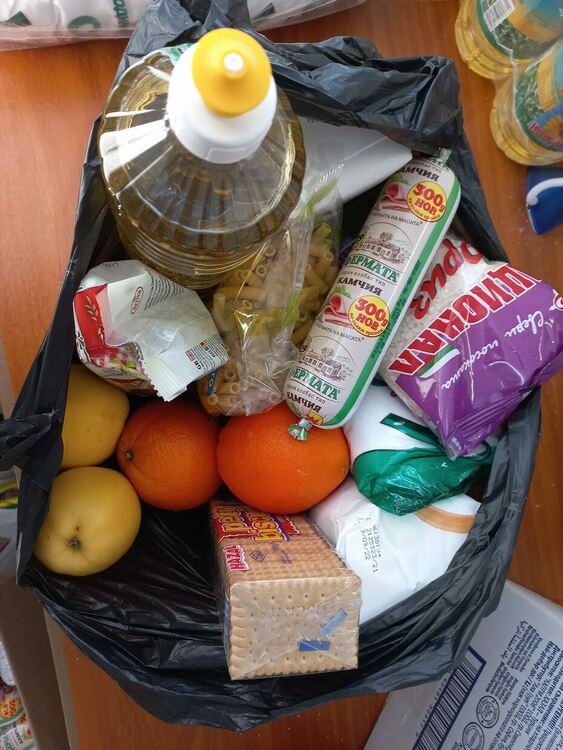 Три тона и 400 килограма хранителни продукти за хората с увреждания в община Чепеларе