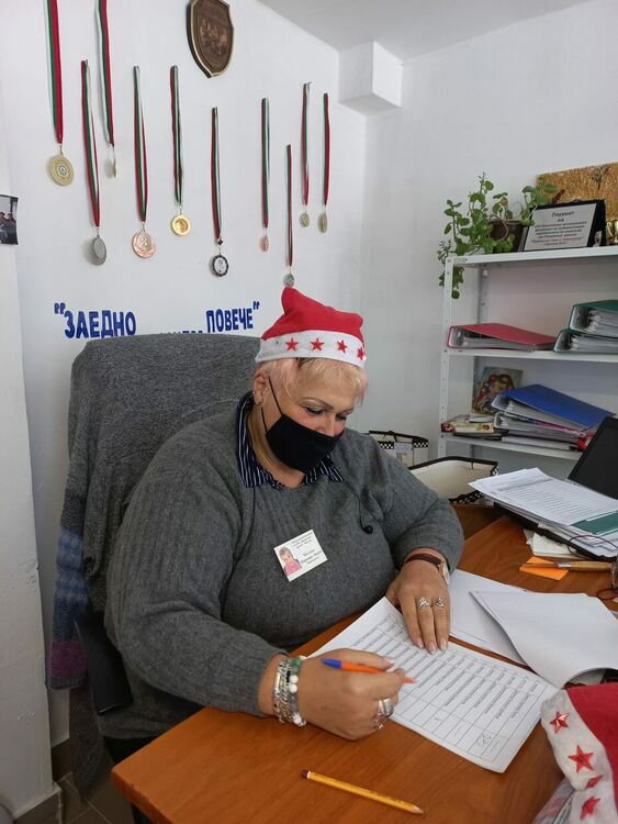 Три тона и 400 килограма хранителни продукти за хората с увреждания в община Чепеларе