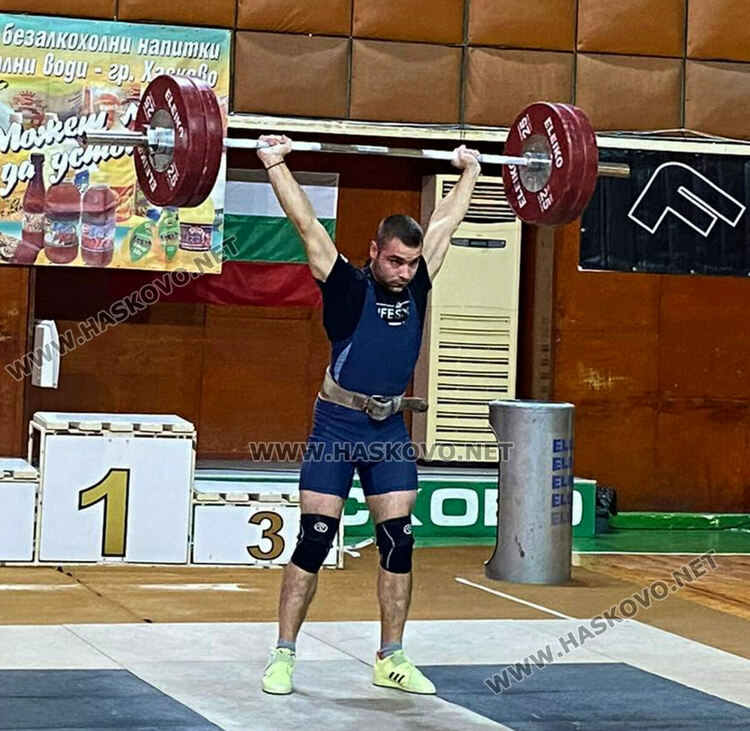 Тежкоатлетките на Хасково станаха шампионки на Държавното лично отборно първенство