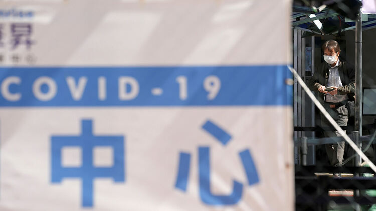 Ваксинирани се заразили с Омикрон през коридора на хотел в Хонконг