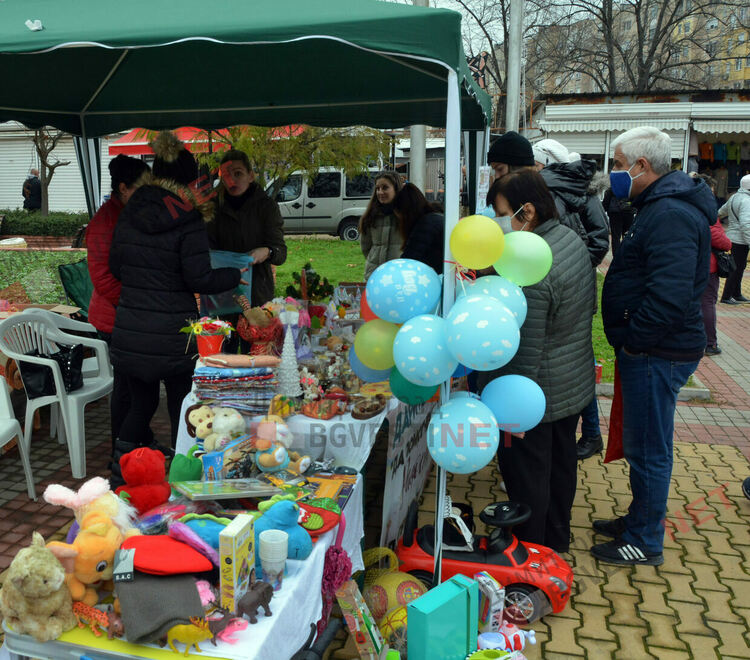 Второкласници сътвориха "Коледно чудо" за Радост