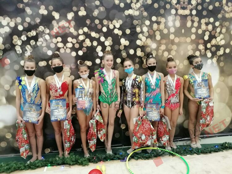 Гимнастички от Хасково, Кърджали и Димитровград се окичиха с множество медали на международен турнир