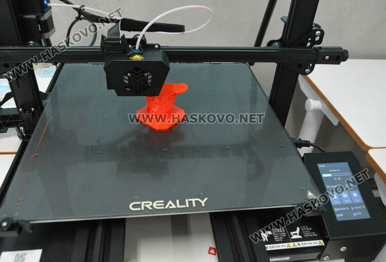 В Хасковската математическа гимназия развиват кариерното ориентиране в модерен STEM кабинет