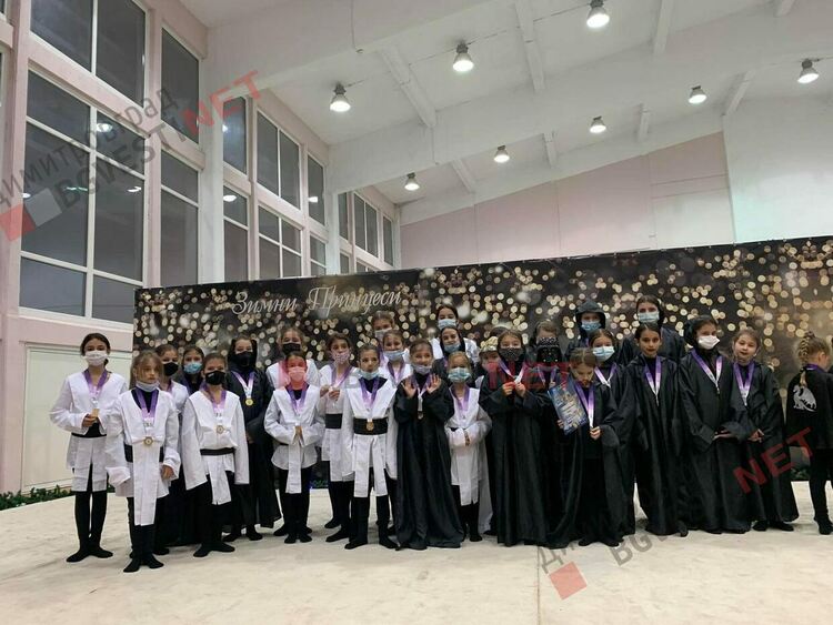 Гимнастички от Хасково, Кърджали и Димитровград се окичиха с множество медали на международен турнир