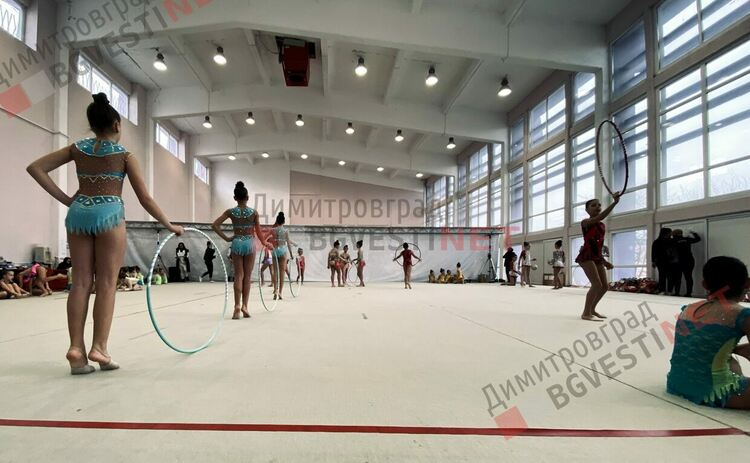 Гимнастички от Хасково, Кърджали и Димитровград се окичиха с множество медали на международен турнир