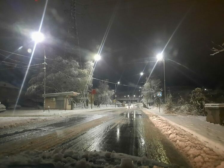 От 3.30 ч. започна почистването на основните пътища в Пернишко