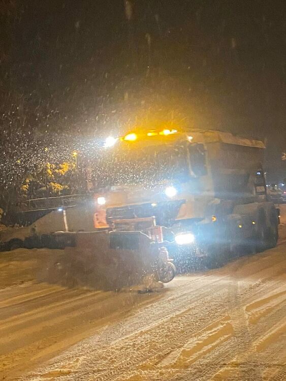 От 3.30 ч. започна почистването на основните пътища в Пернишко