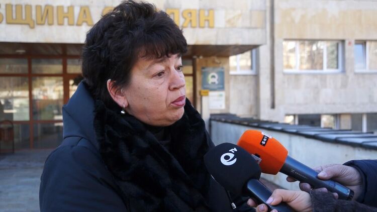 Живеещите на ул."Миньорска" събират подписка за укрепване на свлачището, което вчера едва не уби хора