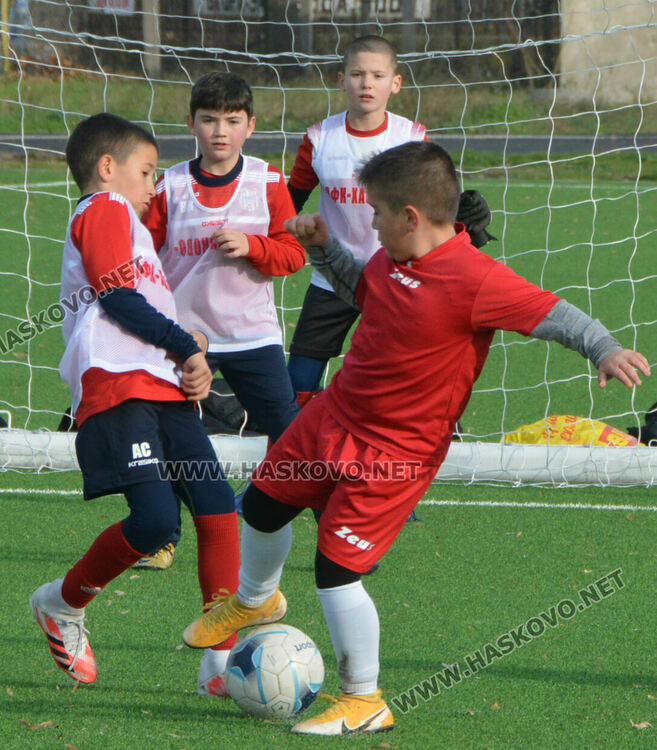 Първият отбор на ОФК „Хасково“ спечели купата на футболен турнир в Хасково 