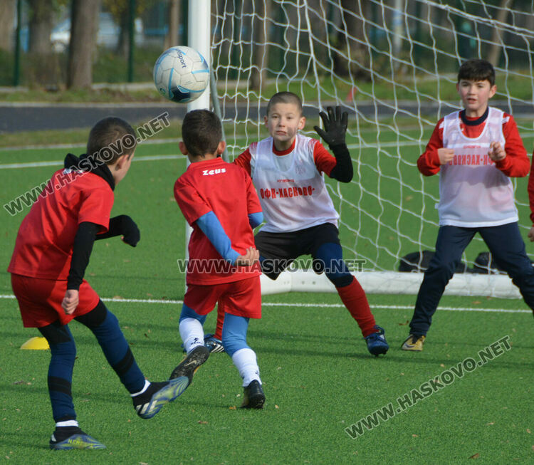 Първият отбор на ОФК „Хасково“ спечели купата на футболен турнир в Хасково 