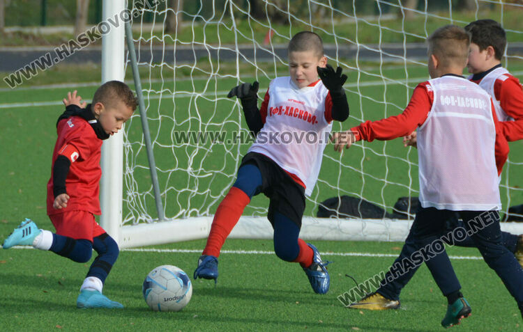 Първият отбор на ОФК „Хасково“ спечели купата на футболен турнир в Хасково 