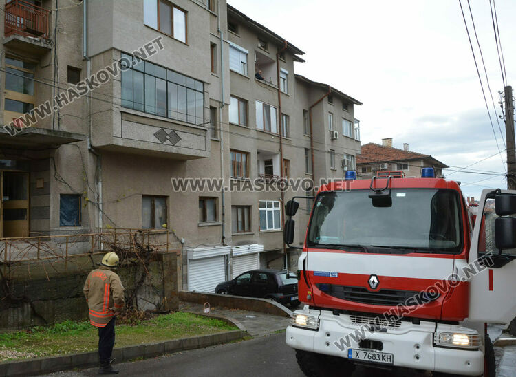 Сигнал за запален комин вдигна на крак пожарната