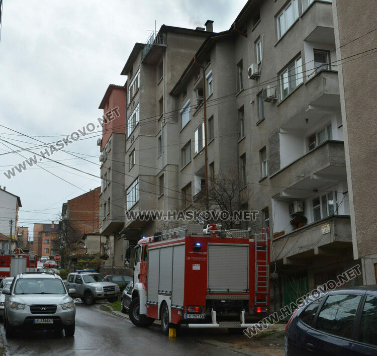 Сигнал за запален комин вдигна на крак пожарната