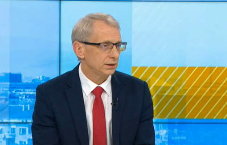 Николай Денков: Целта е до Коледа 80-90% от големите ученици да се върнат в клас
