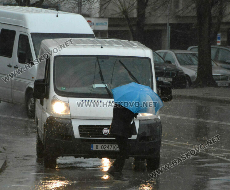 Оранжев код за дъжд и вятър в Хасковско
